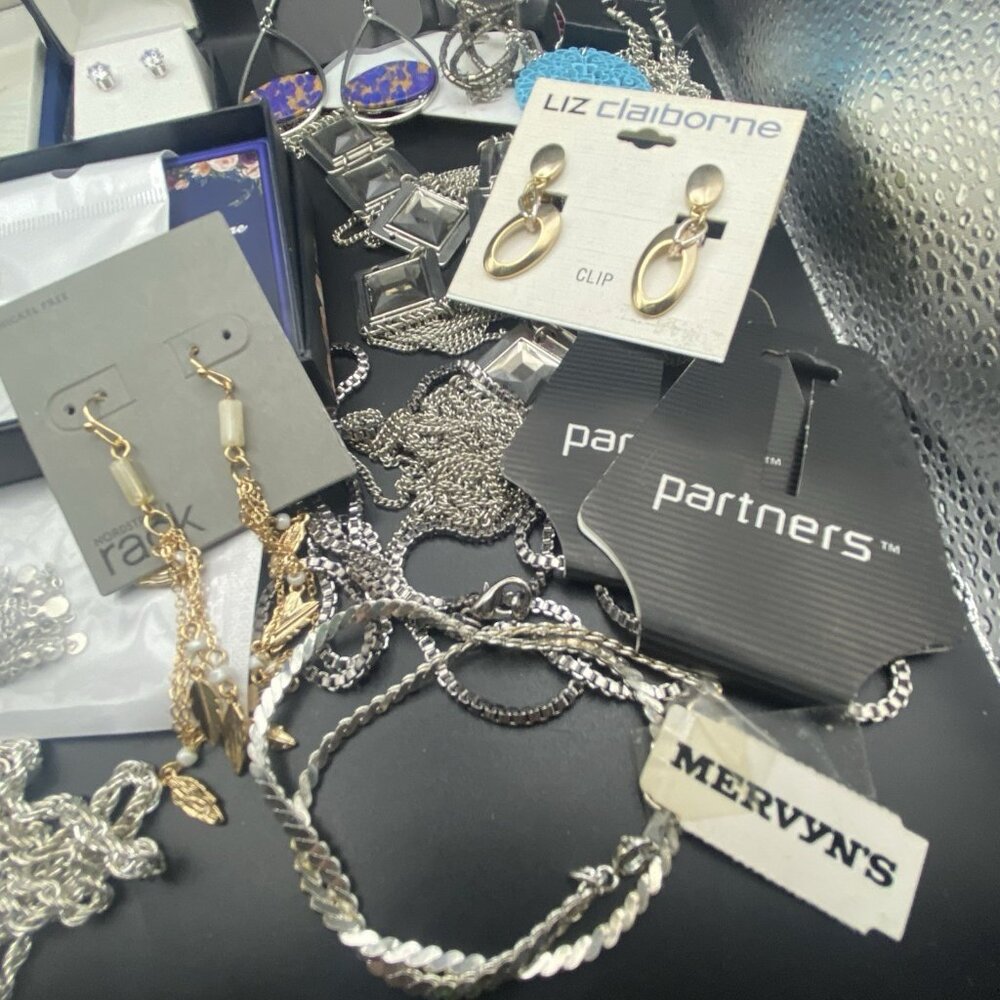 Lot 18 NWT NOS Earrings Necklace Liz Claiborne Paparazzi Mervyns Nordstrom Rack - Picture 4 of 7